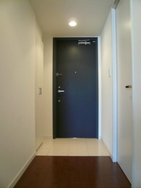 ※同仕様写真含む(玄関)