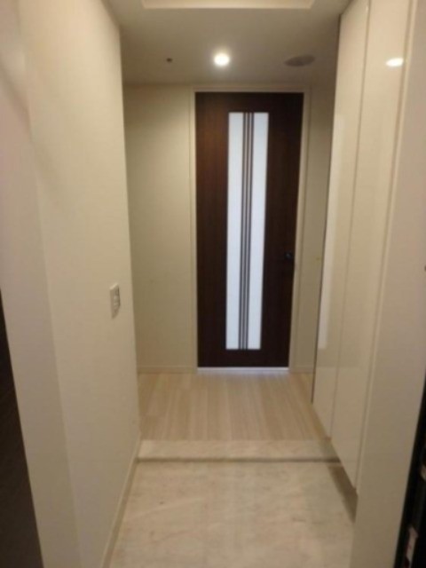 ※同仕様写真含む(玄関)