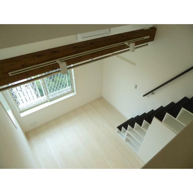 梁（はり）一体型の照明がオシャレです！室内物干しにもなります！