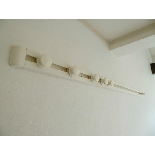 壁掛けハンガーレール有！