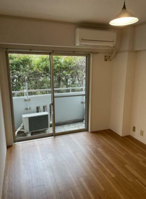 洋室右側(居間)