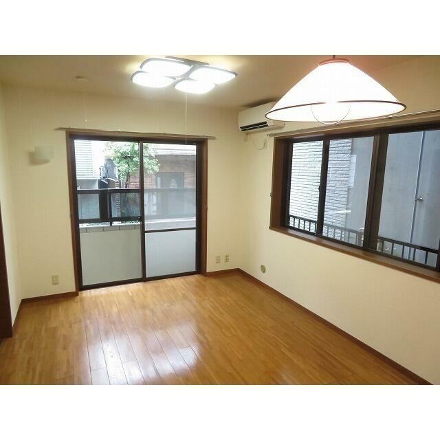 リビングダイニング(居間)