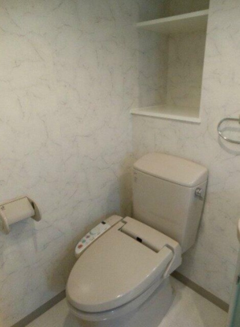 シャワー付トイレ(内装)