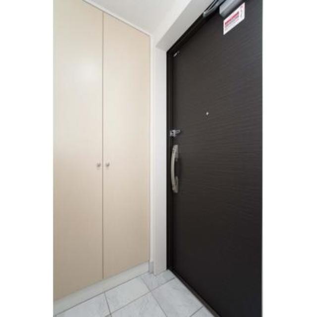 ※写真は同タイプ住戸です。(玄関)