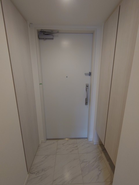 ※写真は同タイプ住戸です。(玄関)