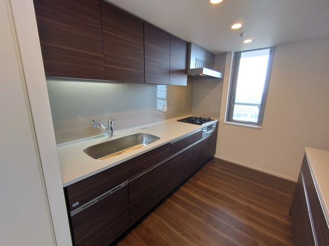 ※写真は同タイプ住戸です。(キッチン)