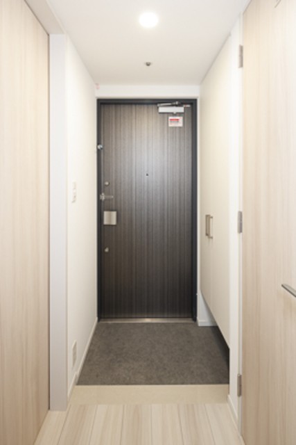 ※写真は同タイプ住戸です。(玄関)