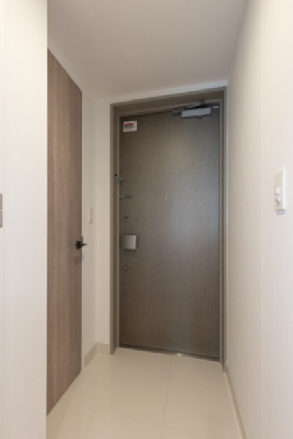 ※写真は同タイプ住戸です。(玄関)