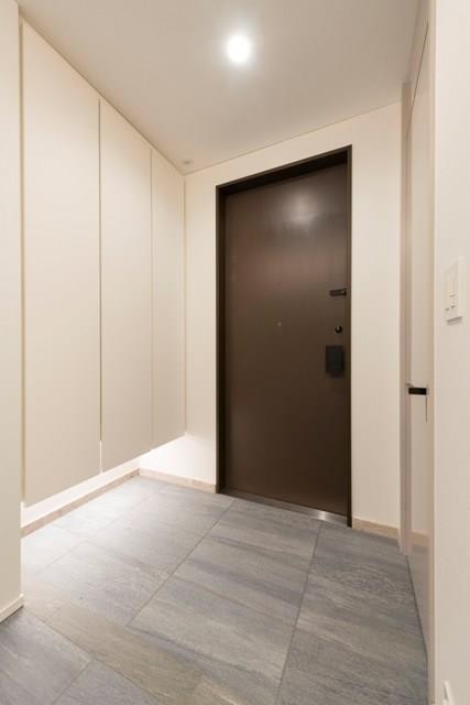 ※写真は同タイプ住戸です。(玄関)