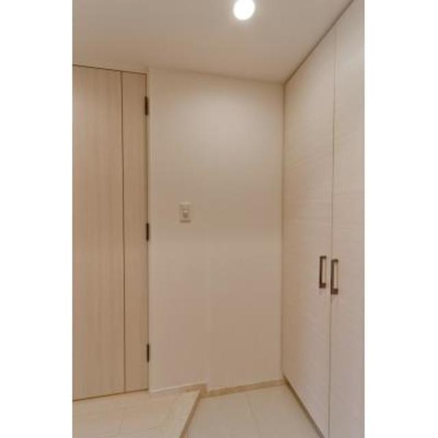 ※写真は同タイプ住戸です。(玄関)