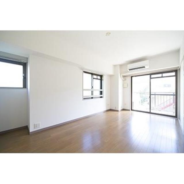 ※写真は同タイプ住戸です。(居間)