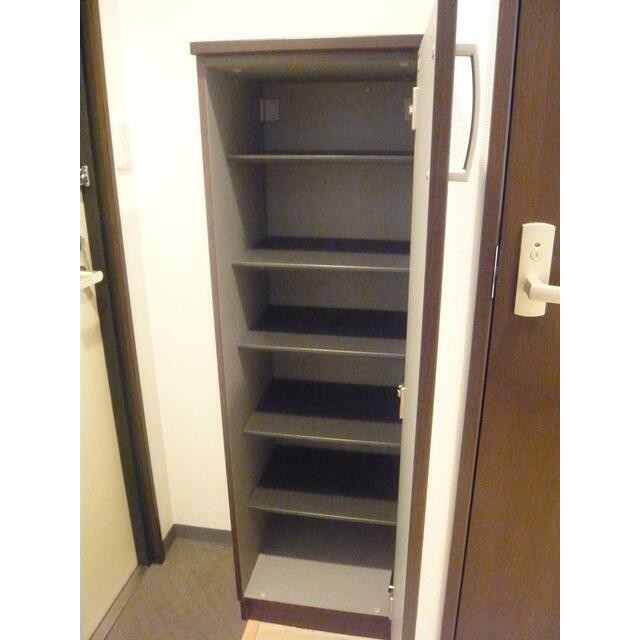 ※同タイプ別室(玄関)