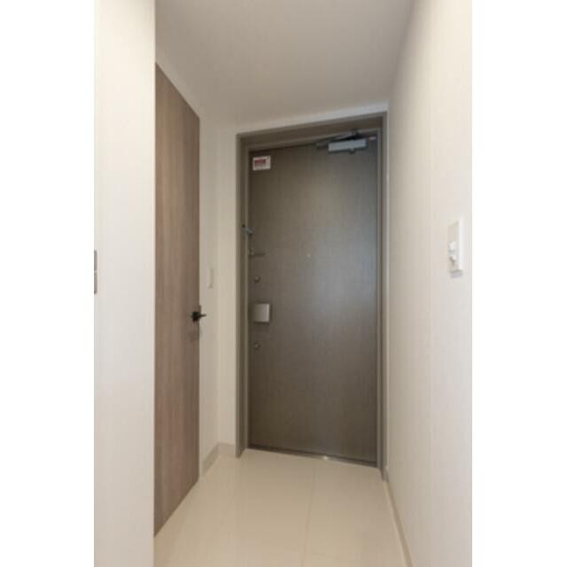 ※写真は同タイプ住戸です。(玄関)