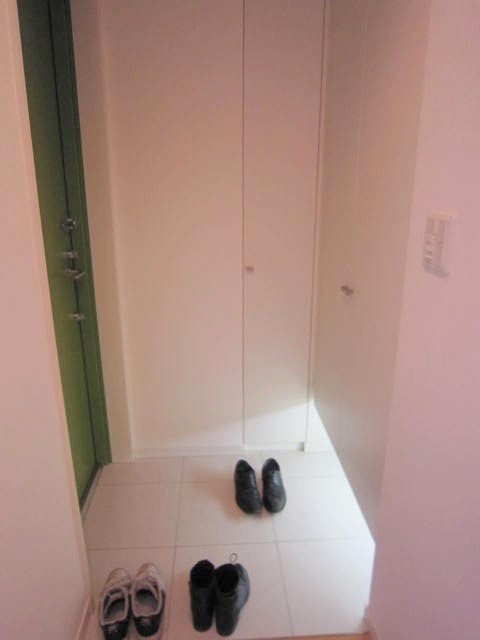 ※同仕様写真含む(玄関)