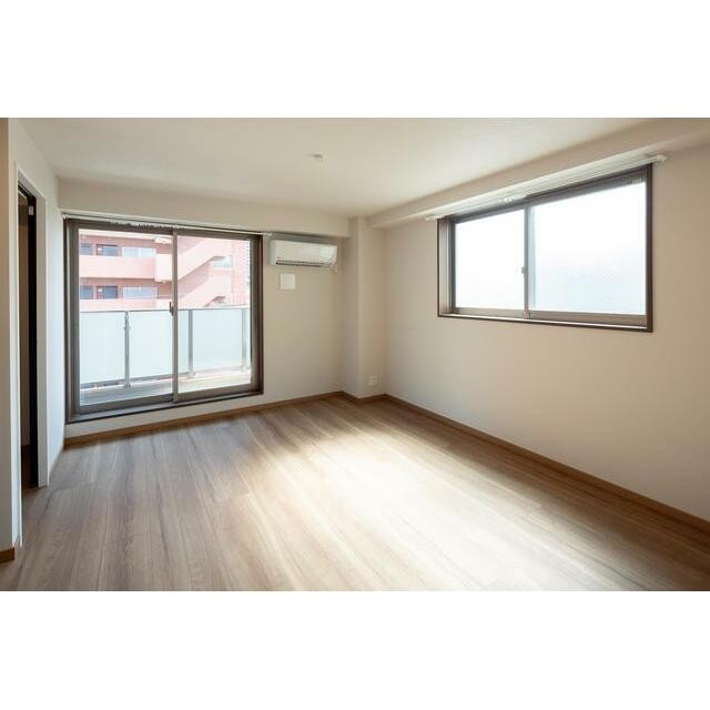 ※写真は同タイプ住戸です。(居間)