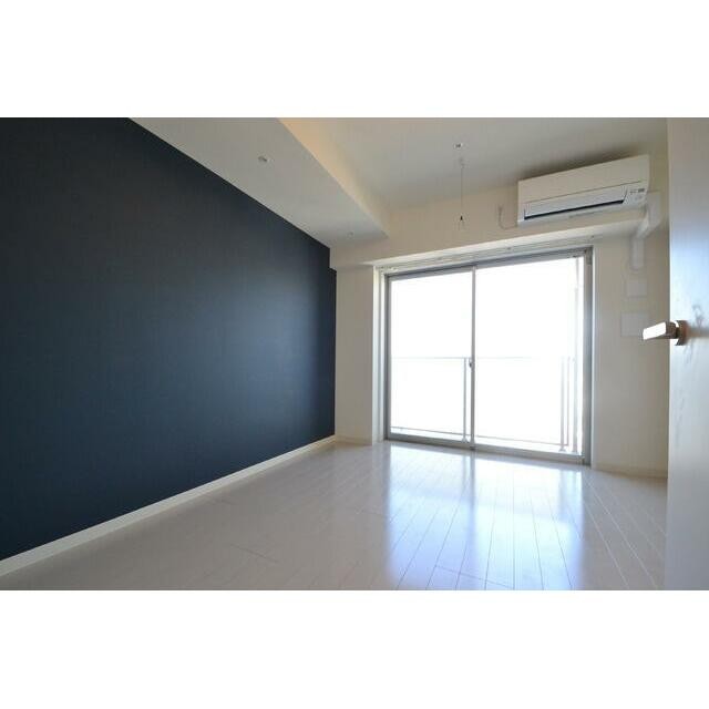 アクセントクロスがオシャレ♪(居間)