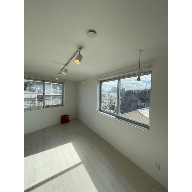 写真は別部屋の参考写真となります。