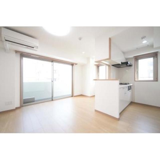 ※写真は同タイプ住戸です。(居間)