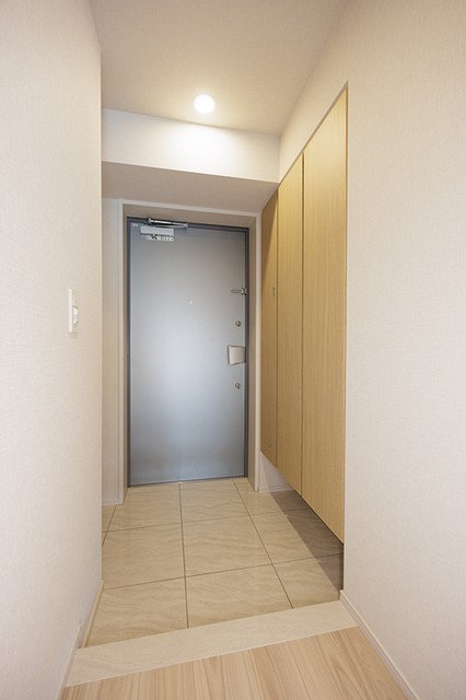 ※写真は同タイプ住戸です。(玄関)