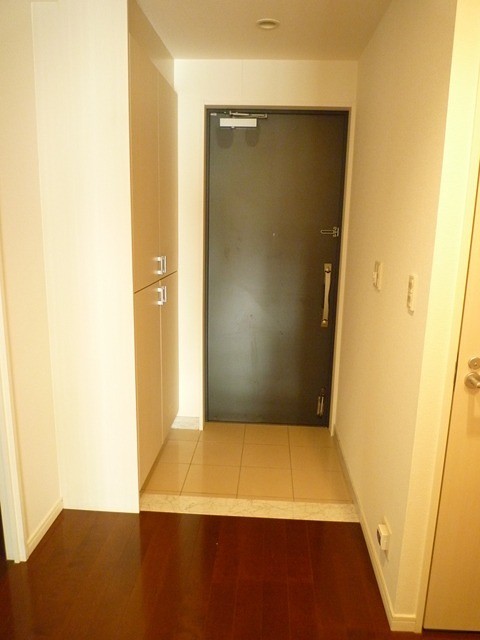 ※同仕様住戸を含む。(玄関)