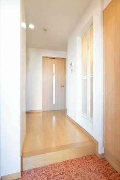 ※同仕様写真含む(玄関)