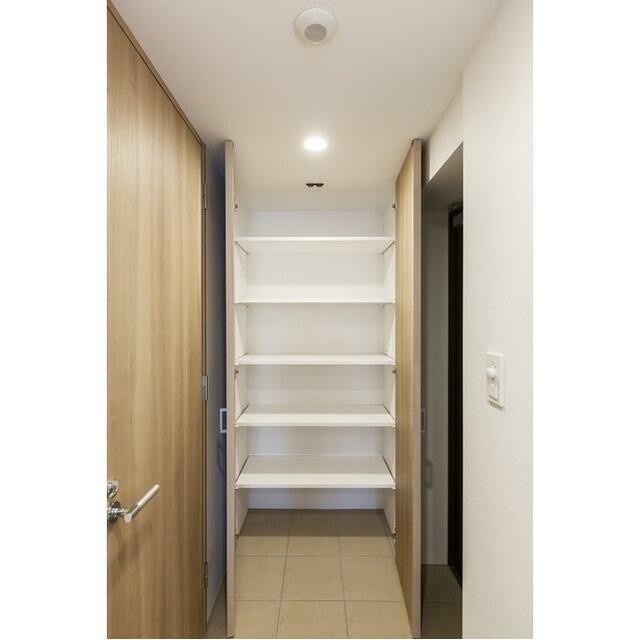 シューズボックス