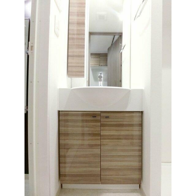 ハンドシャワｰ付独立洗面台(内装)