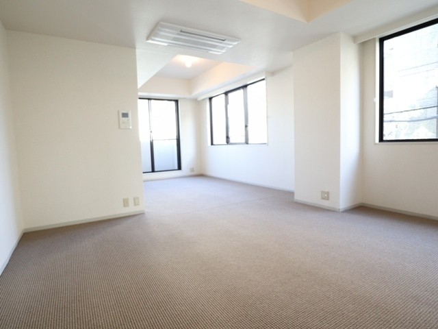 ※写真は同タイプ住戸です。(居間)