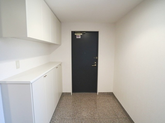 ※写真は同タイプ住戸です。(玄関)