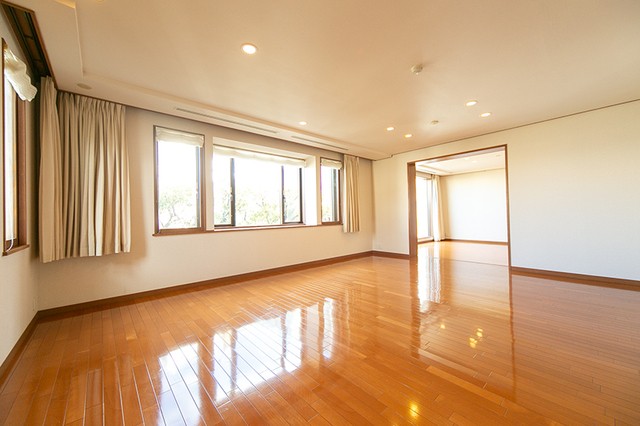 ※写真は同タイプ住戸です。(居間)