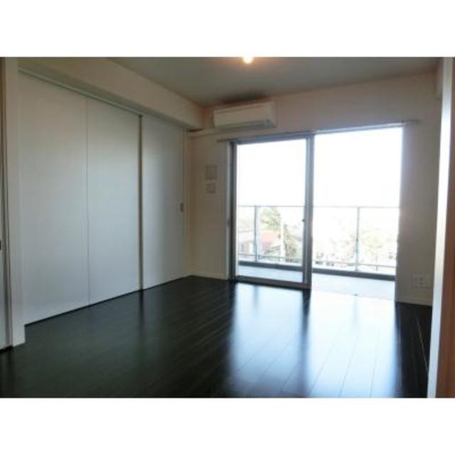 ※写真は同タイプ住戸です。(居間)