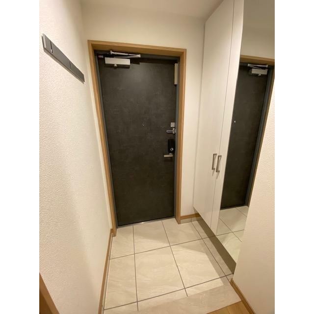 ※写真は同タイプ住戸です。(玄関)