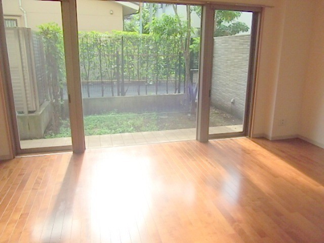 ※同仕様写真含む(居間)