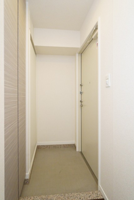 ※写真は同タイプ住戸です。(玄関)