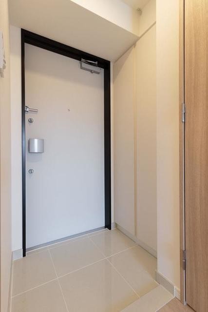 ※写真は同タイプ住戸です。(玄関)