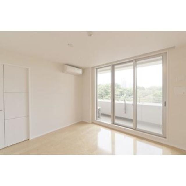 ※写真は同タイプ住戸です。(居間)