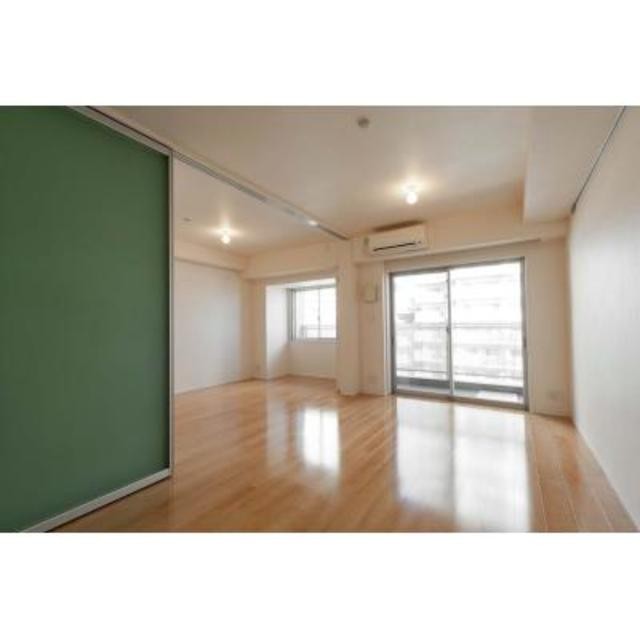 ※写真は同タイプ住戸です。(居間)