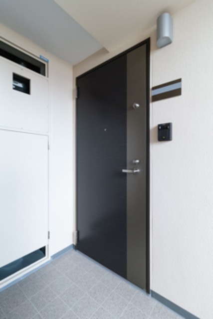 ※写真は同タイプ住戸です。(玄関)