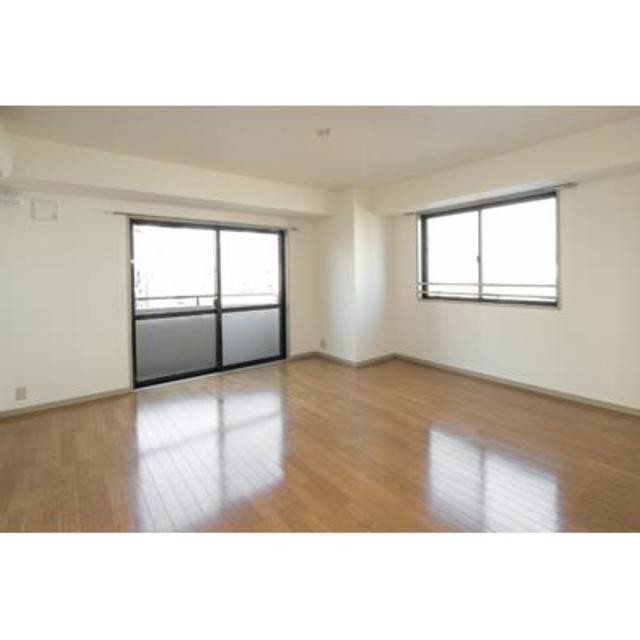 ※写真は同タイプ住戸です。(居間)