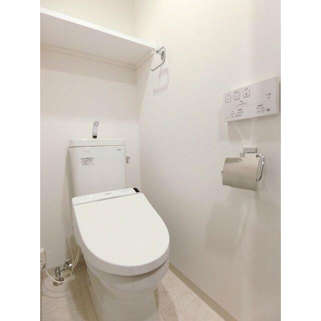 シャワー付きトイレ(内装)