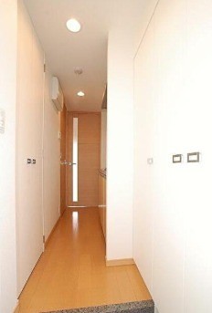 ※同仕様写真含む(玄関)