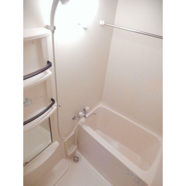 落ち着いた空間のお風呂です(風呂)