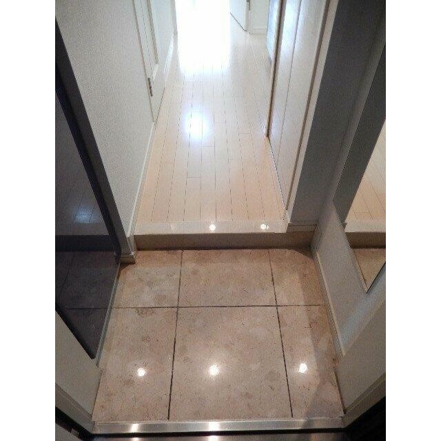 収納もある玄関です(玄関)