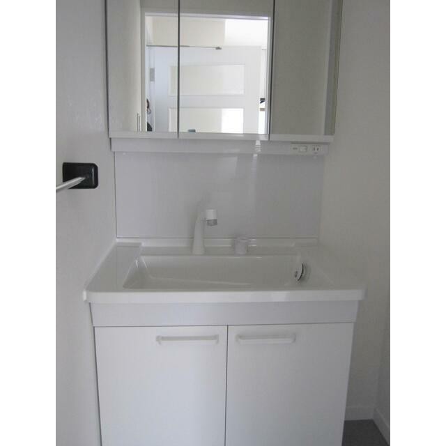 シャワー付き洗面台(内装)