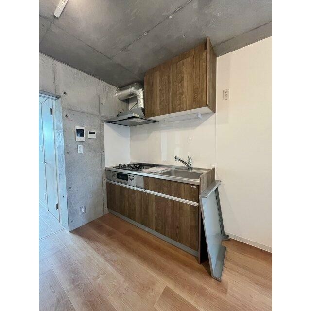 システムキッチン（3口ガスコンロ・グリル付）(キッチン)