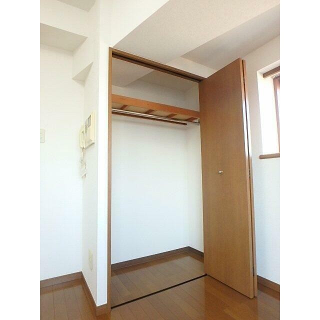 大きなものも収納できそうです(内装)