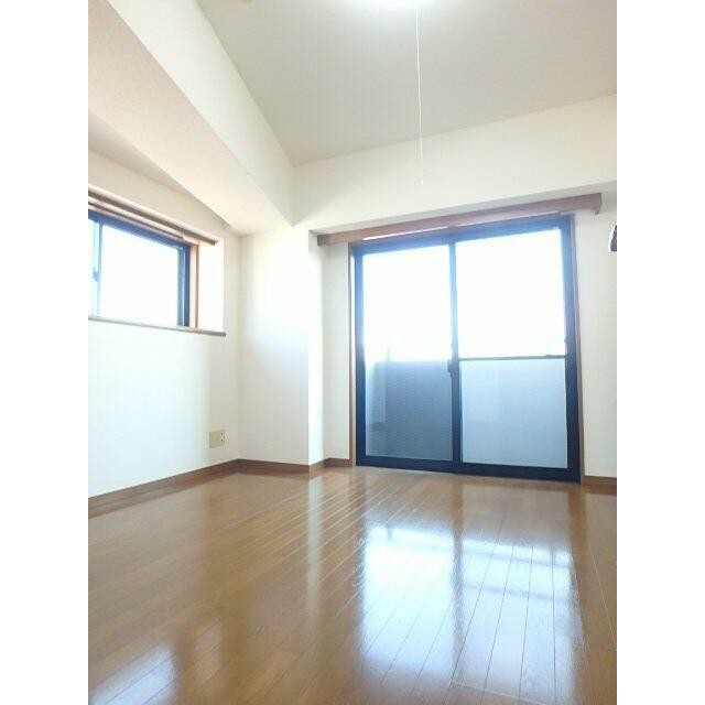 ゆったり過ごせるリビングです(居間)