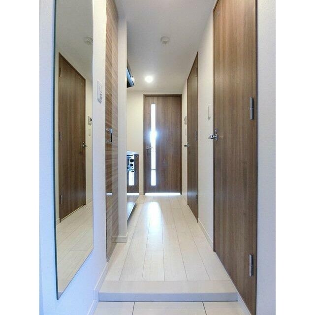 ※同仕様写真含む(玄関)