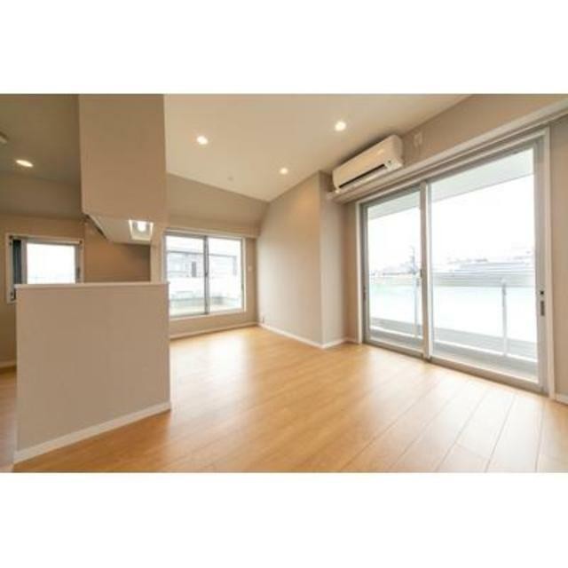 ※写真は同タイプ住戸です。(居間)