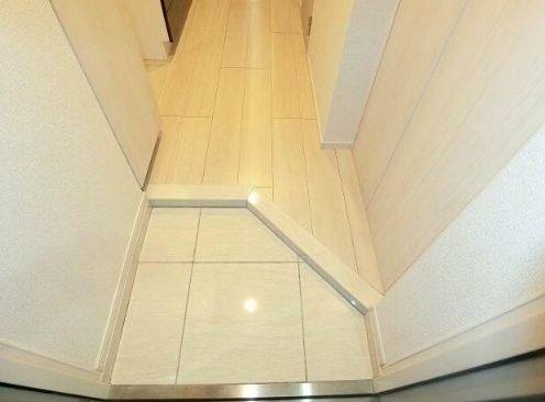 ※同仕様写真含む(玄関)